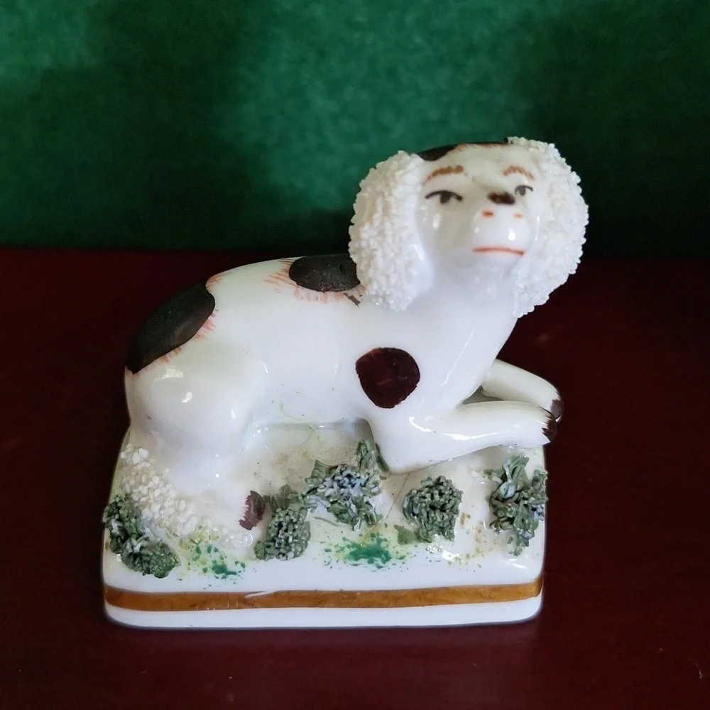 CHELSEA STAFFORDSHIRE PORCELAIN SPANIEL